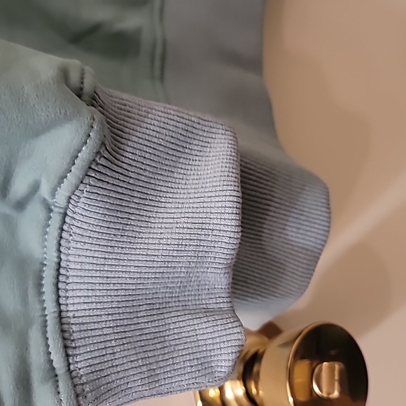 Sweatshirt NIP - Picture 6 of 6